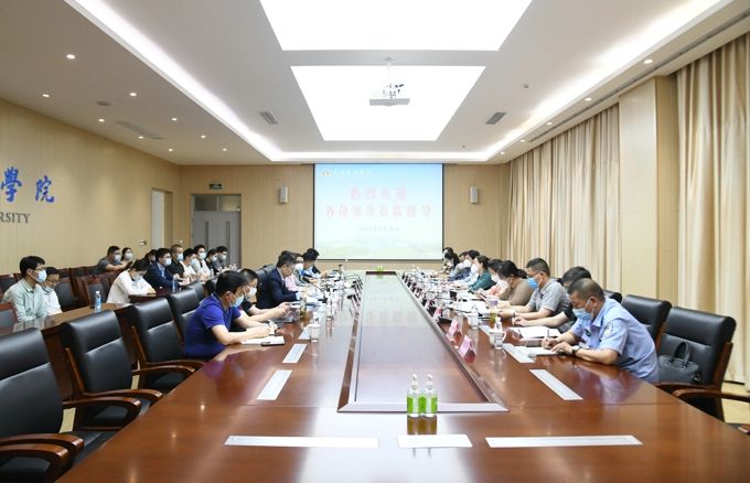 滨湖区副区长徐新宇带队来校视察指导 “专转本”选拔考试考点疫情防控工作1.jpg